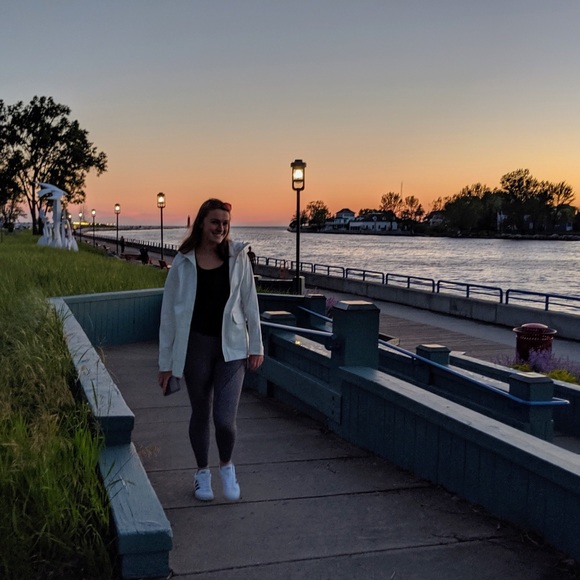 Meet your Posher, Katalin - Picture 1 of 2